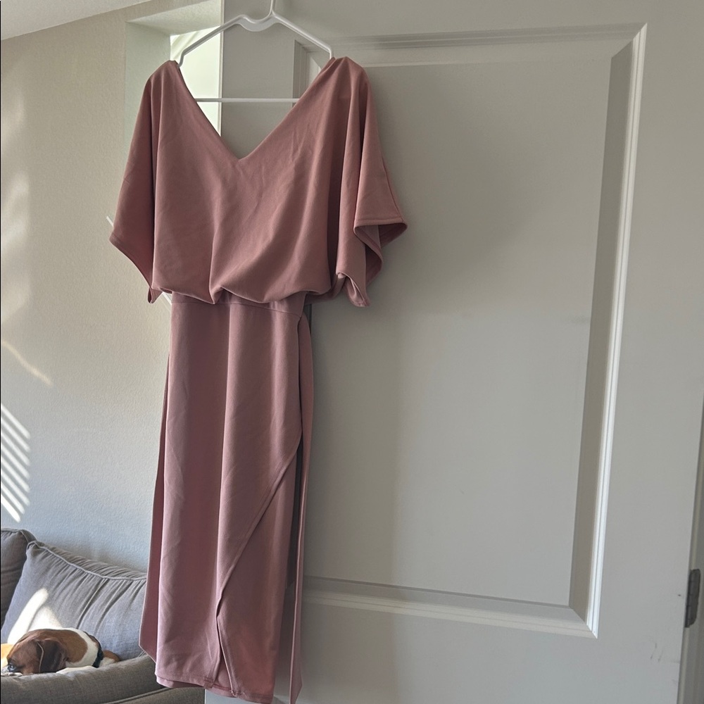 Boohoo kimono tie belt midi dress- NWT, size 4. Perfect condition.